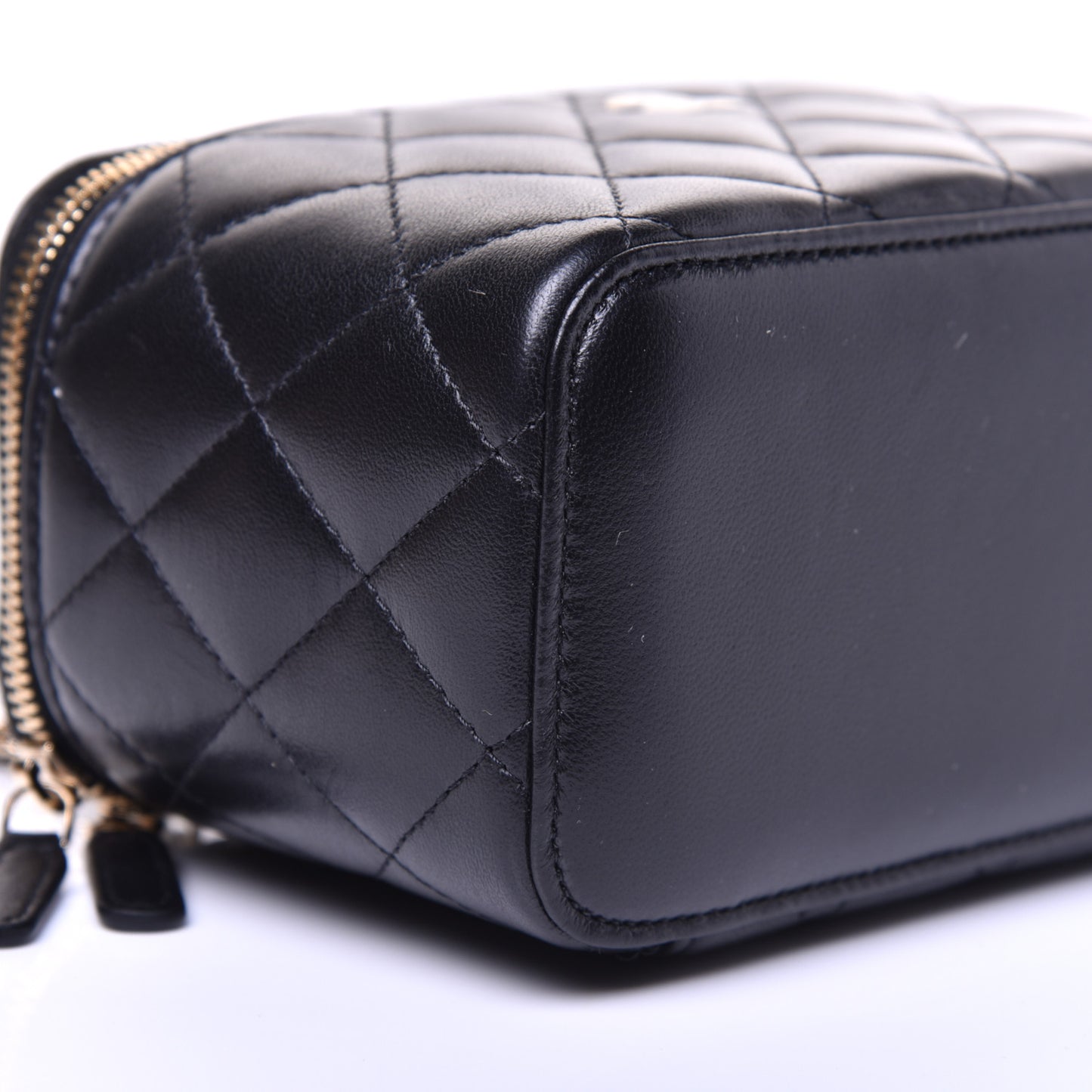 Lambskin Quilted Small Vanity Case With Chain Black