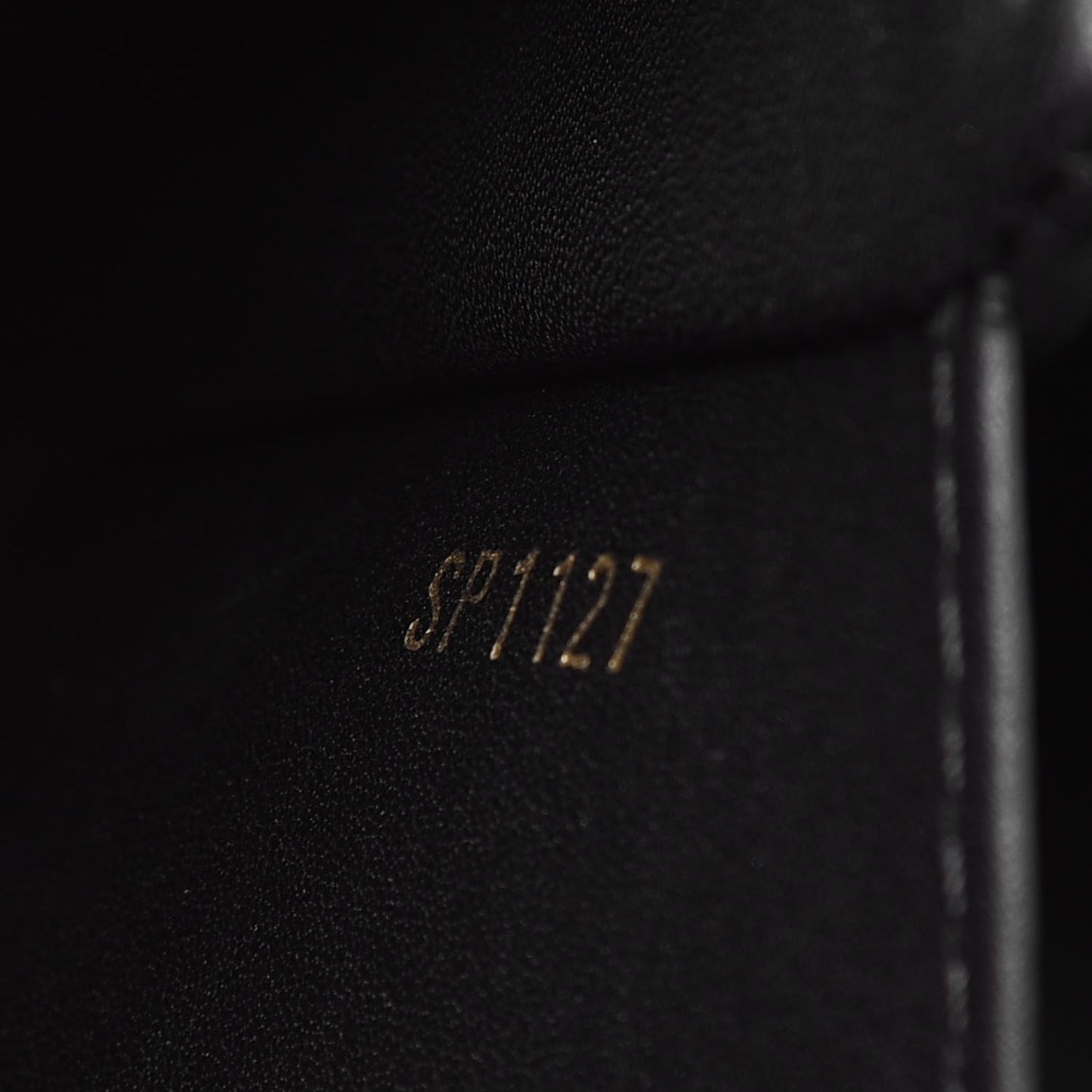 Grained Calfskin Vivienne NM Black