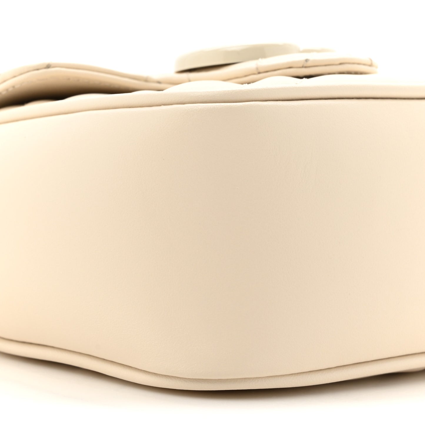 Calfskin Matelasse Monochrome GG Marmont Chain Mini Belt Bag Mystic White
