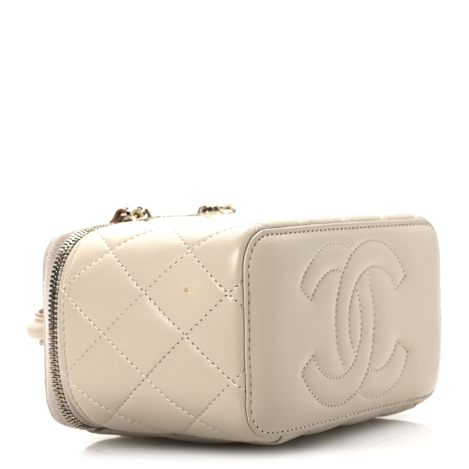 CHANEL ベージュ キルティング ノベルティ ケース Chanel Lambskin Quilted Small Top Handle Vanity Case With Chain