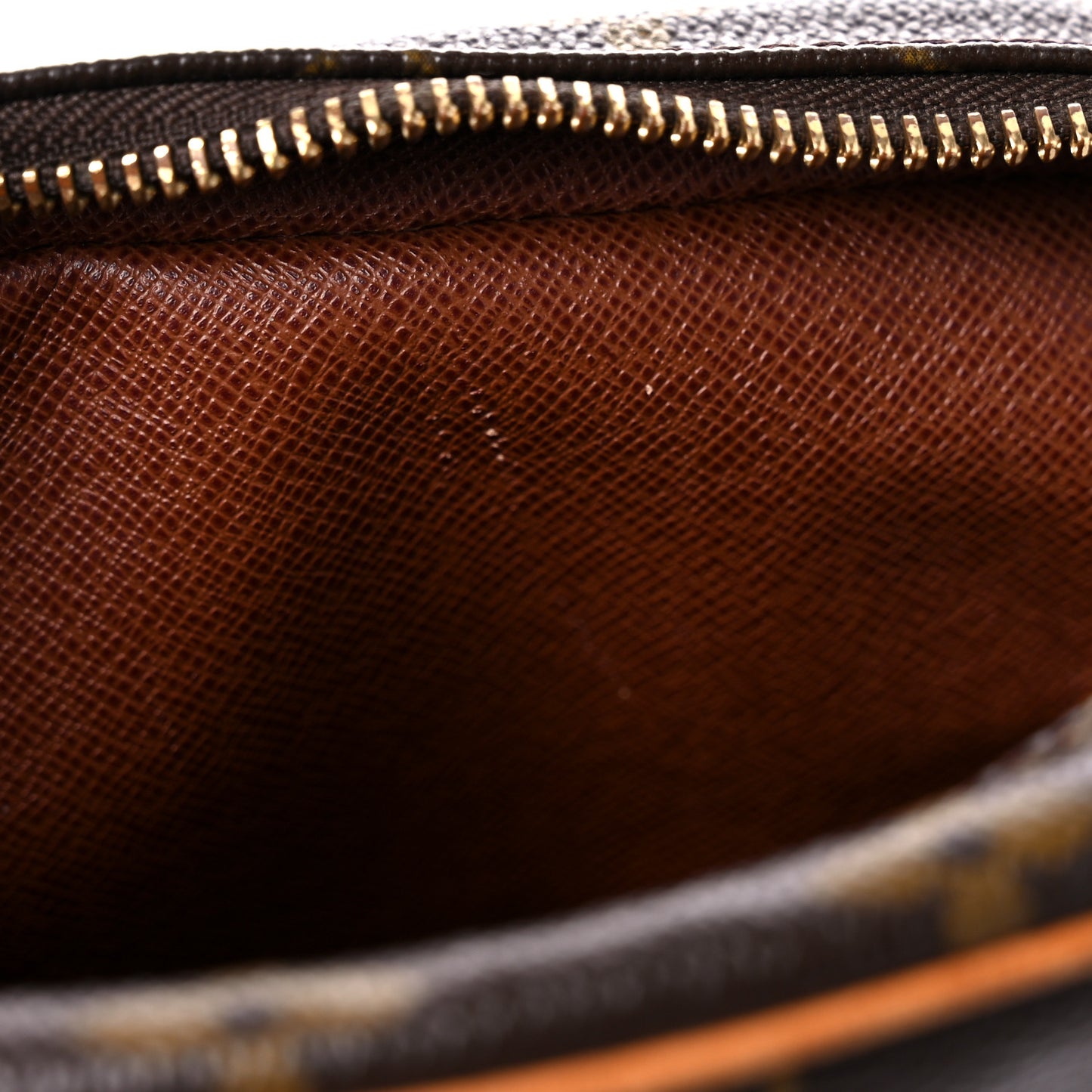 Monogram Amazone
