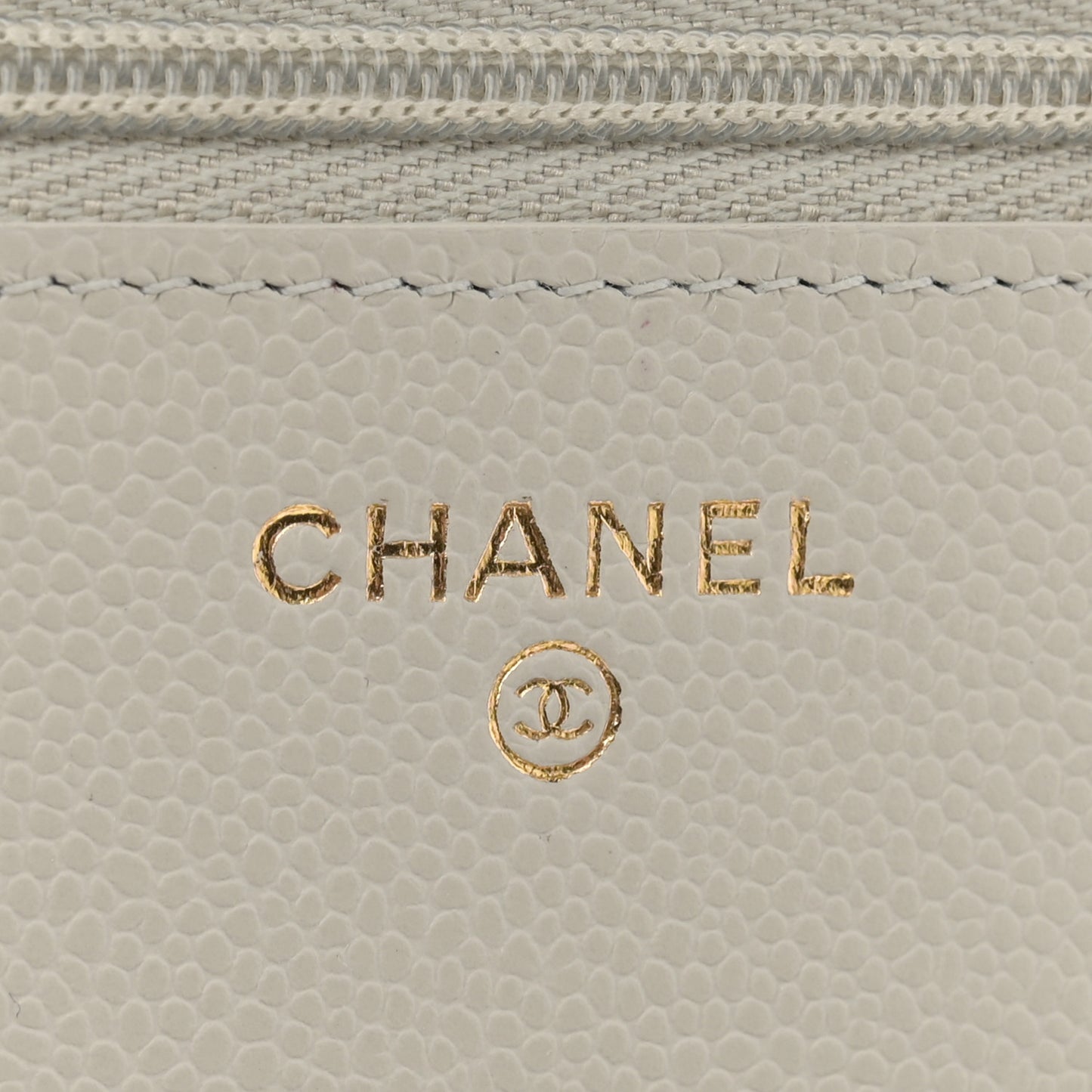 Caviar Quilted Wallet On Chain WOC Light Grey