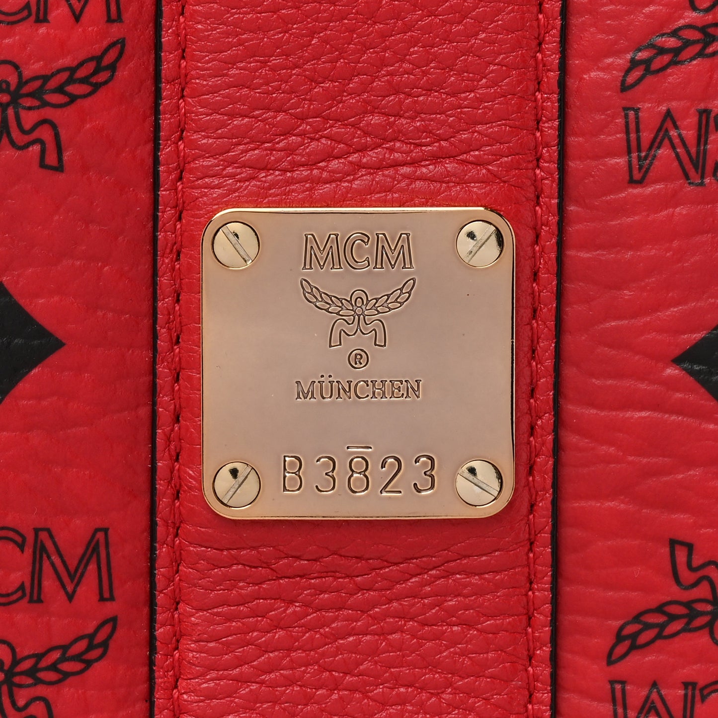 Visetos Medium Liz Reversible Shopper Tote Ruby Red