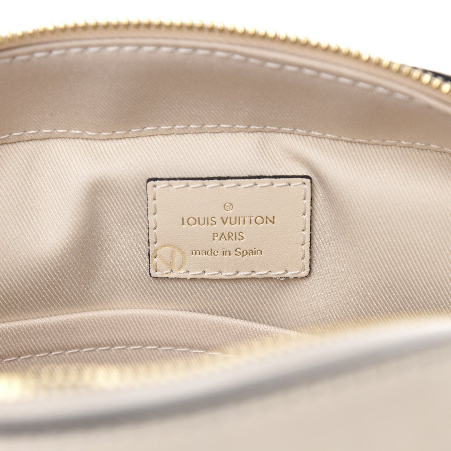 Monogram Saintonge Creme