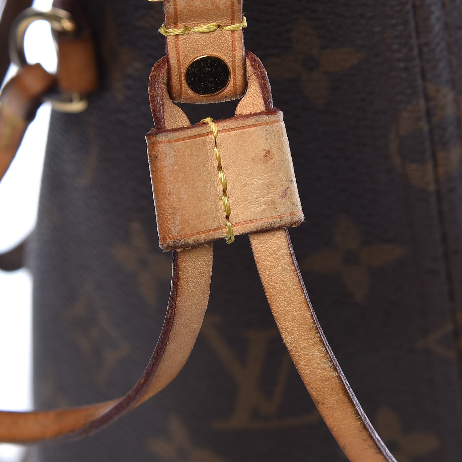 Louis Vuitton Monogram Neverfull MM 17 of 28