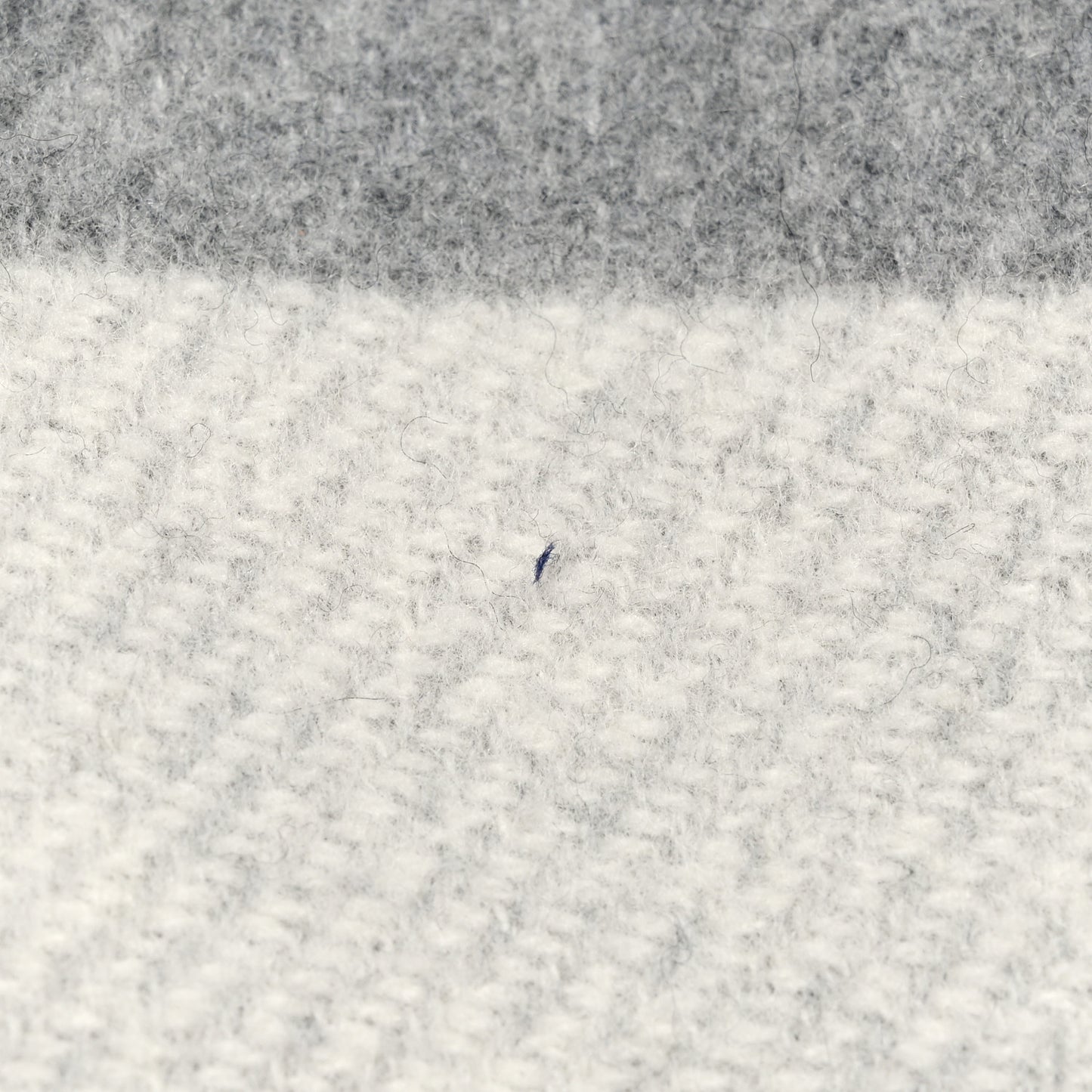 Wool Cashmere Avalon III Blanket Ecru Gris Clair