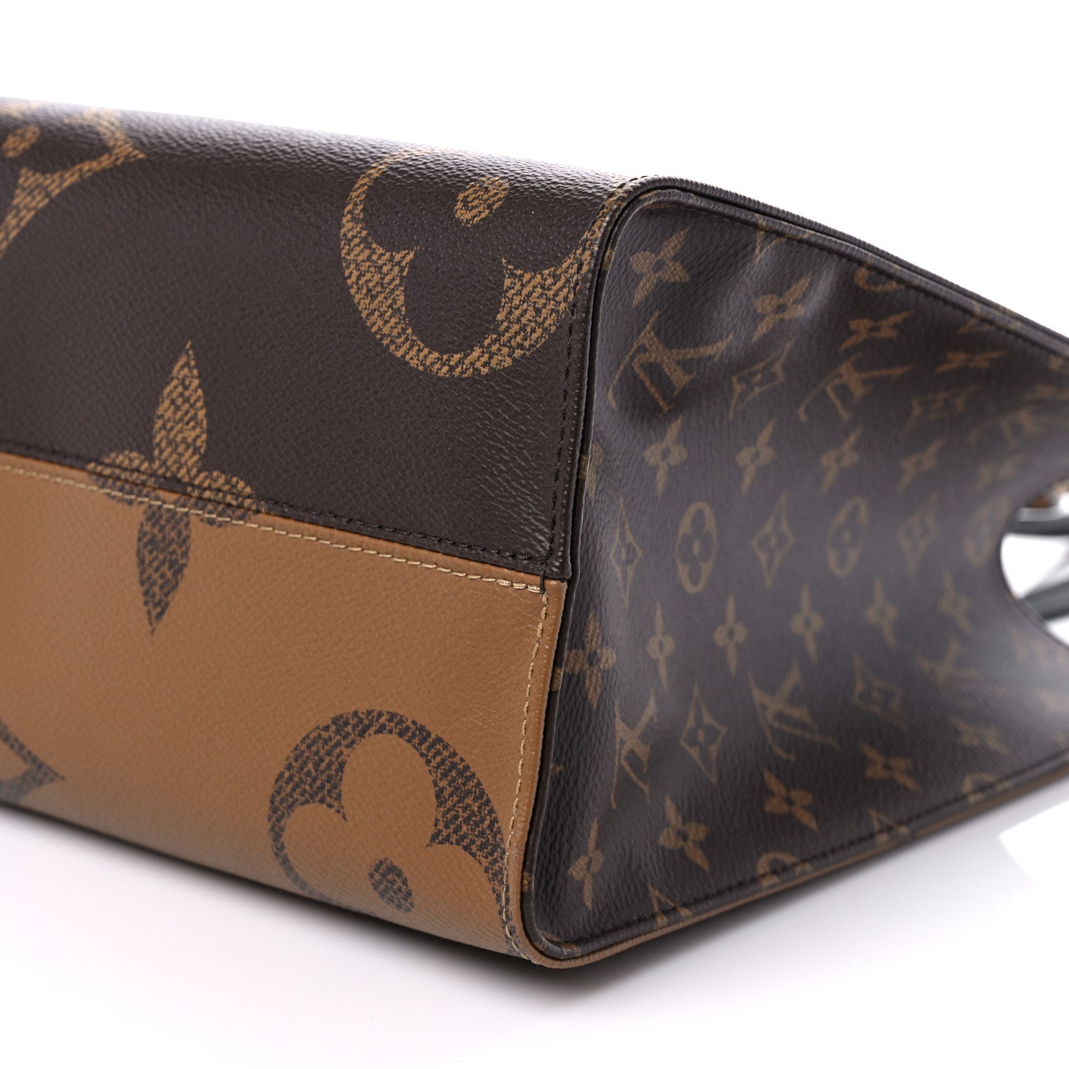 Louis Vuitton Reverse Monogram Giant Onthego MM 9 of 12