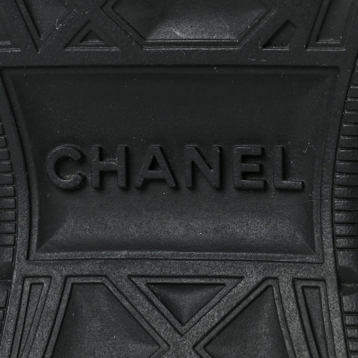 Chanel Velvet Calfskin Mixed Fibers CC Sneakers 37 Black 6 of 7