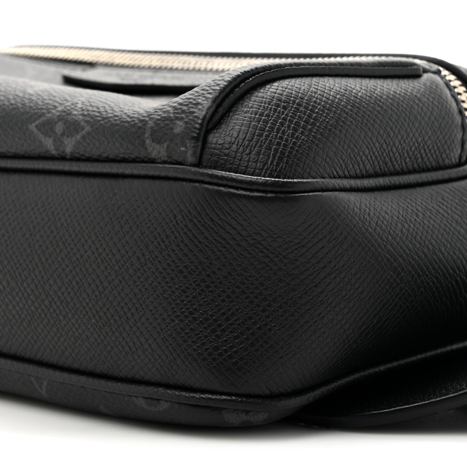 Louis Vuitton Taiga Monogram Outdoor Bumbag Black 9 of 10