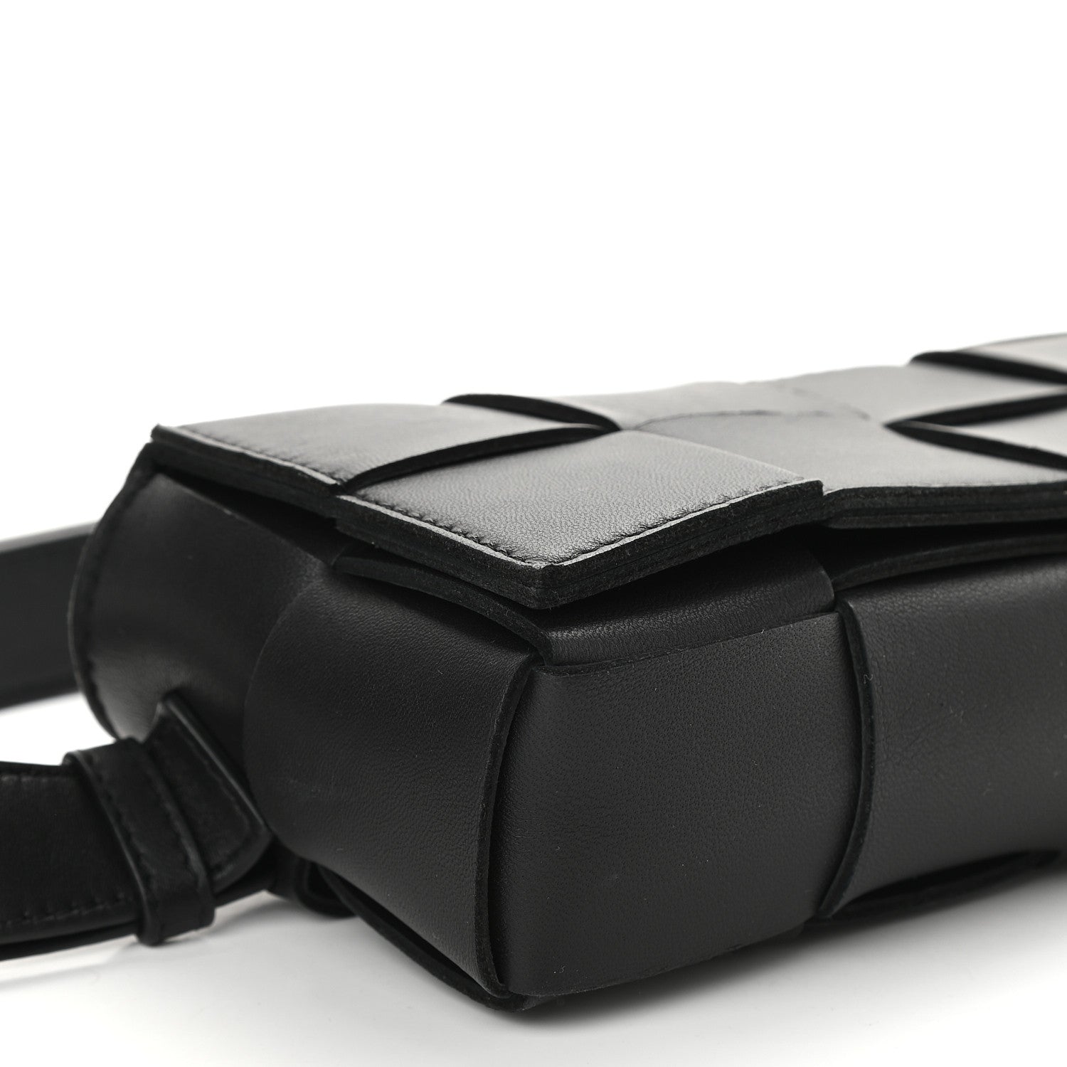 Bottega Veneta Nappa Maxi Intreccio The Belt Cassette Bag Black 9 of 11