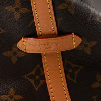 Louis Vuitton Monogram Carryall MM 12 of 19