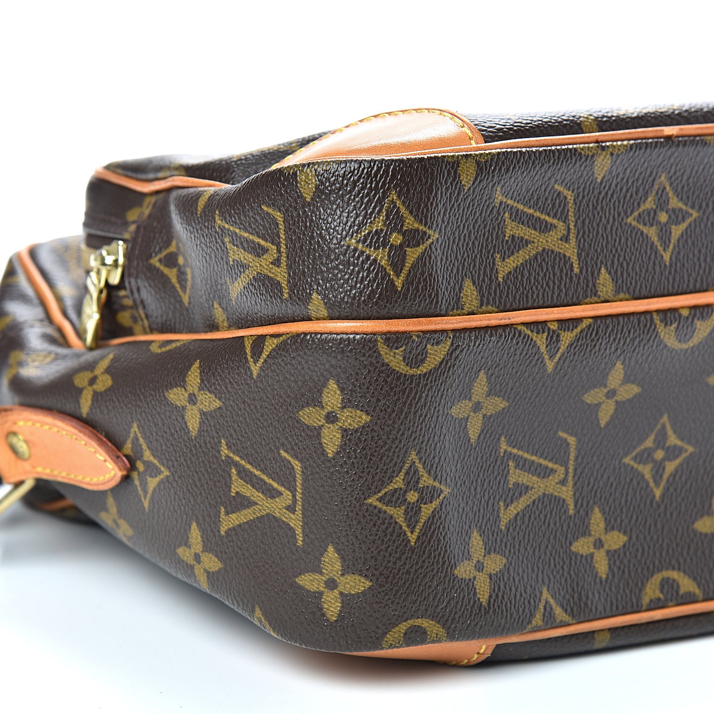 Monogram Nil 28