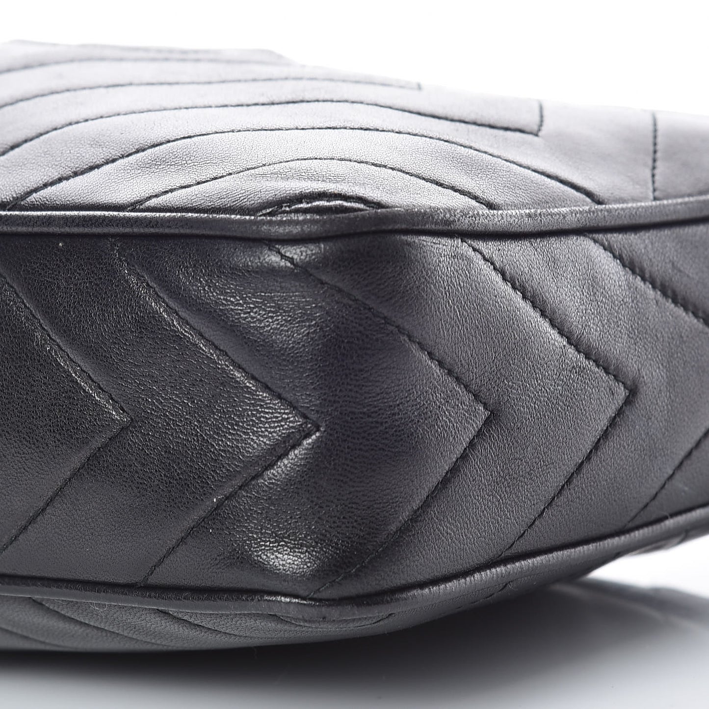 Lambskin Chevron Quilted Tassel Camera Case Black