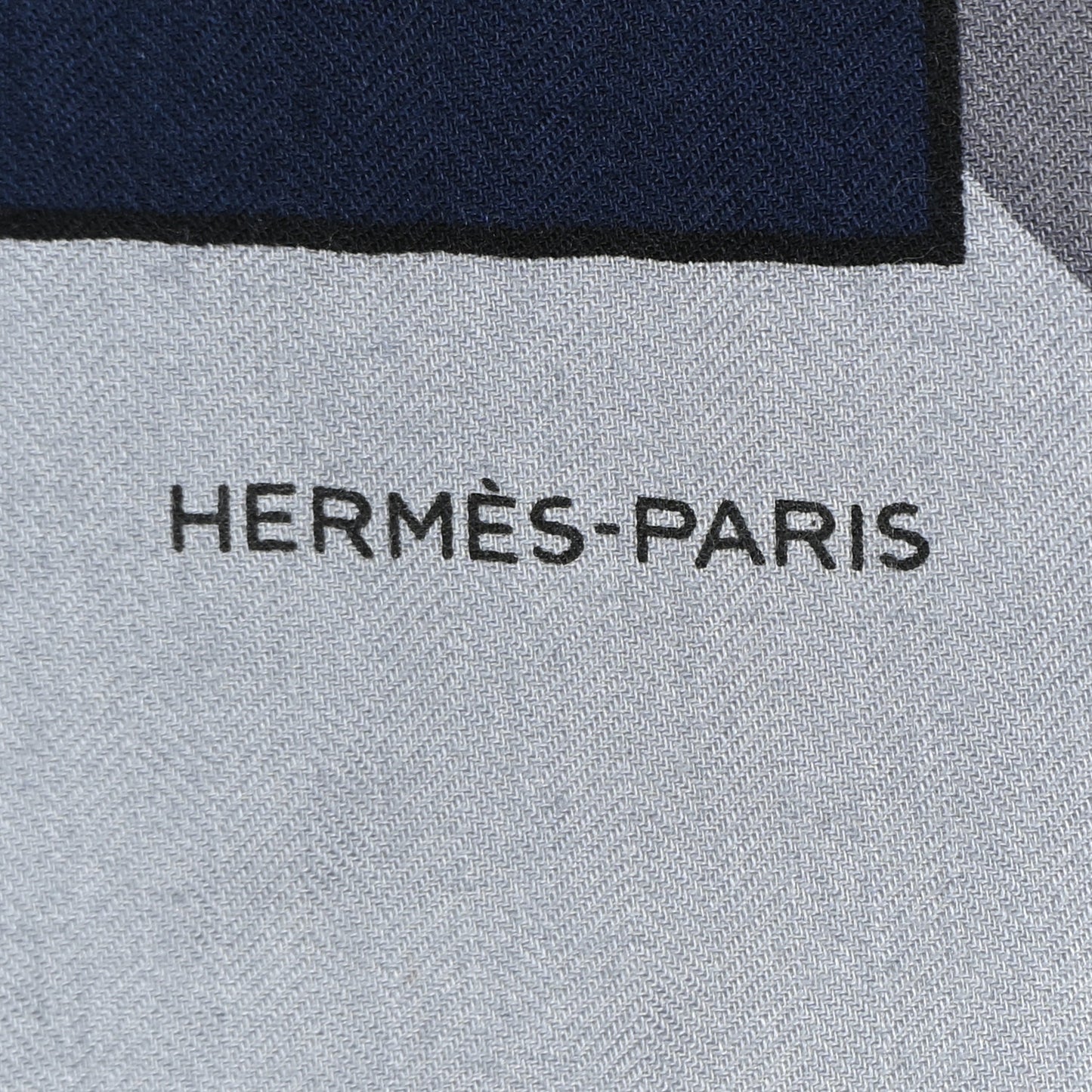 Cashmere Silk Lettres en Boite Scarf 140