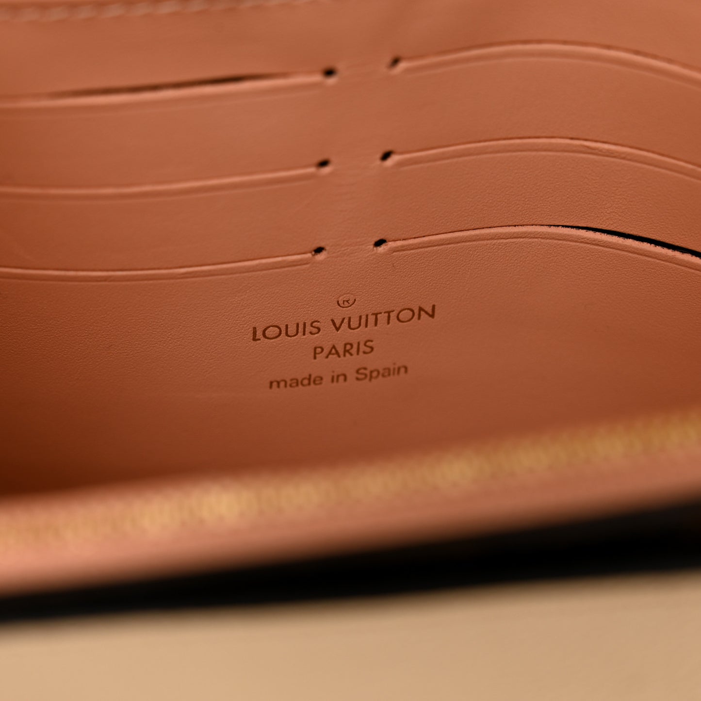 Damier Ebene Vavin Chain Wallet Creme