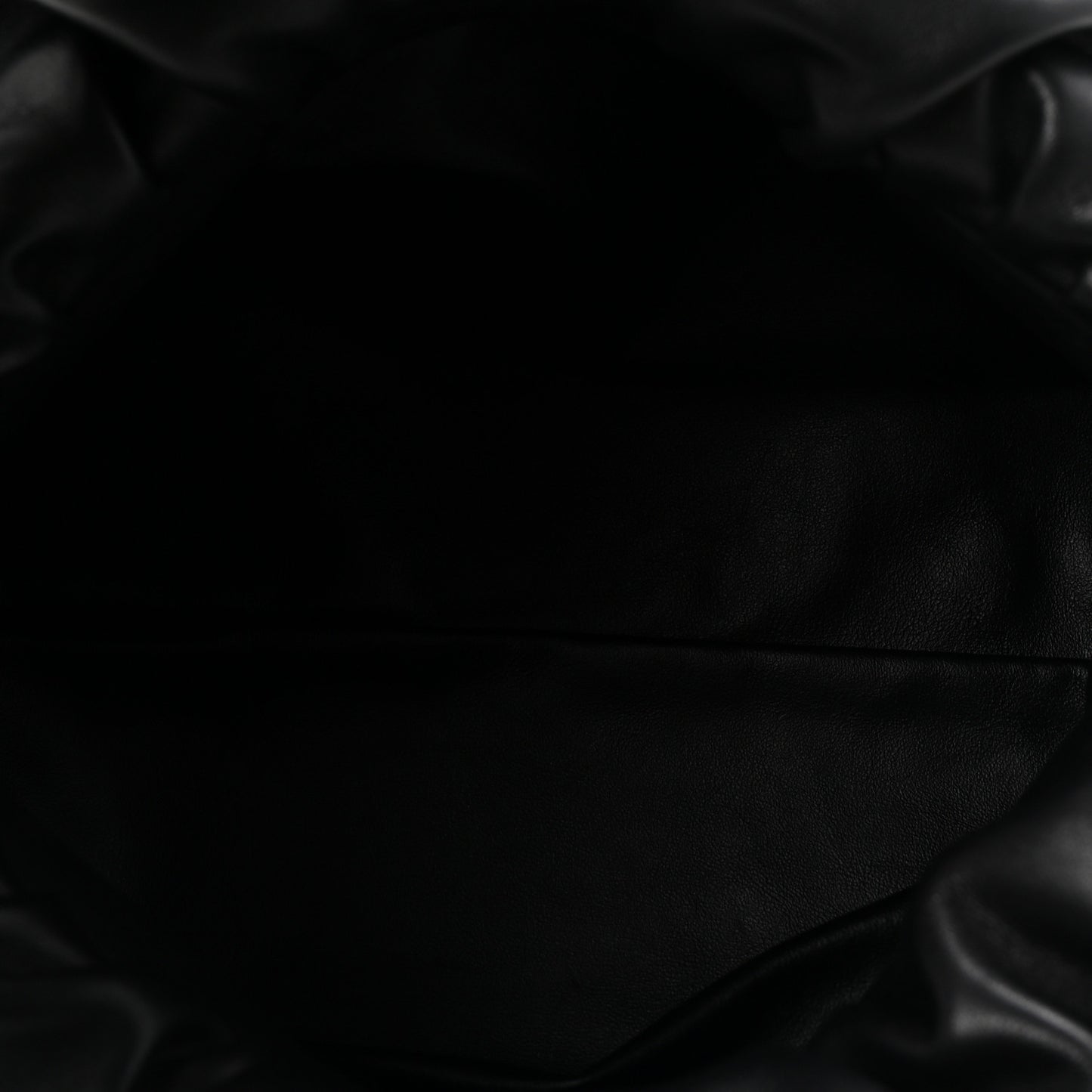 Calfskin The Pouch Chain Black