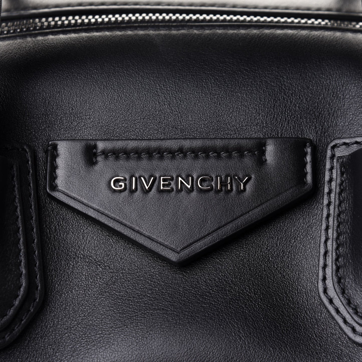 Smooth Calfskin Small Soft Antigona Black