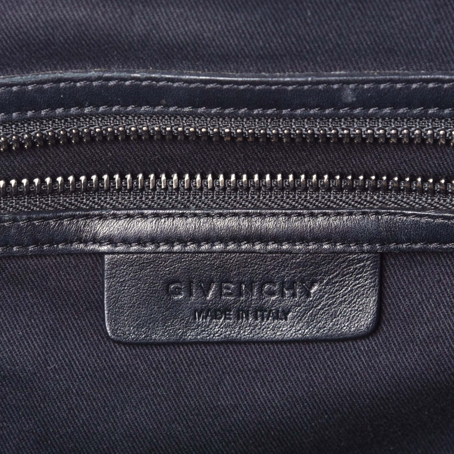 Shiny Lord Calfskin Medium Antigona Black