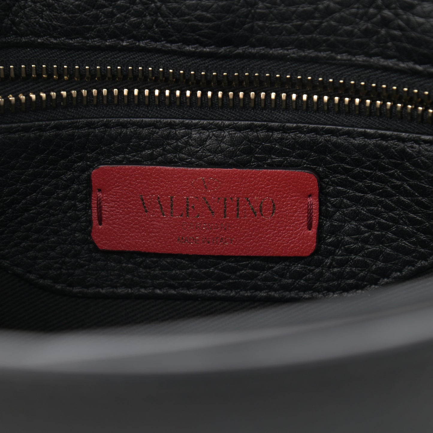 Pebbled Calfskin Medium Rockstud Flap Saddle Bag Black