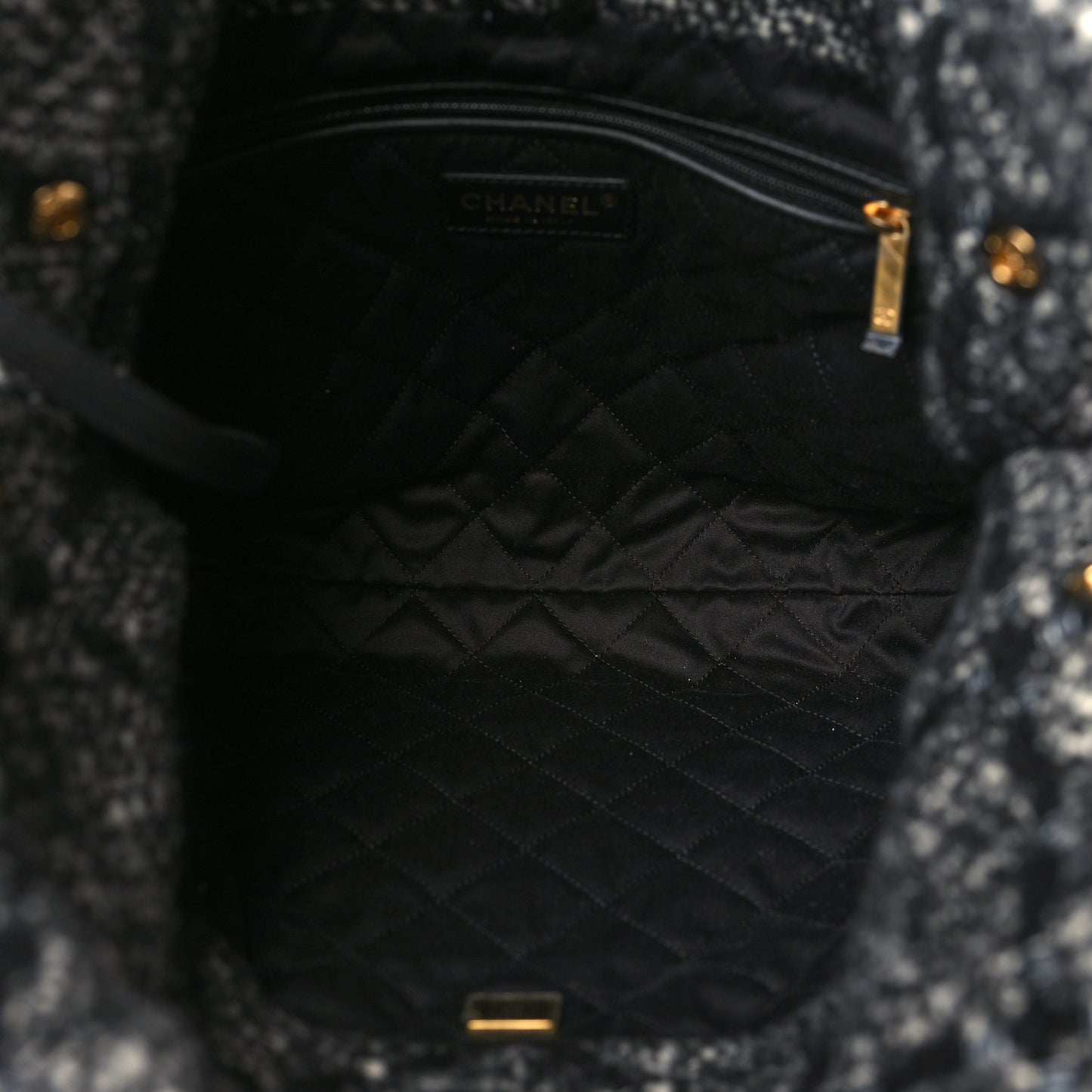 Tweed Quilted Chanel 22 Black Ecru