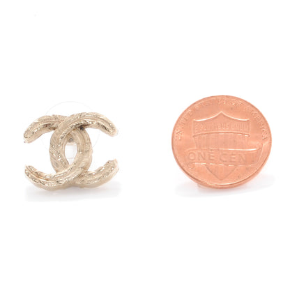 Chanel Feather CC Earrings Gold 2 of 5
