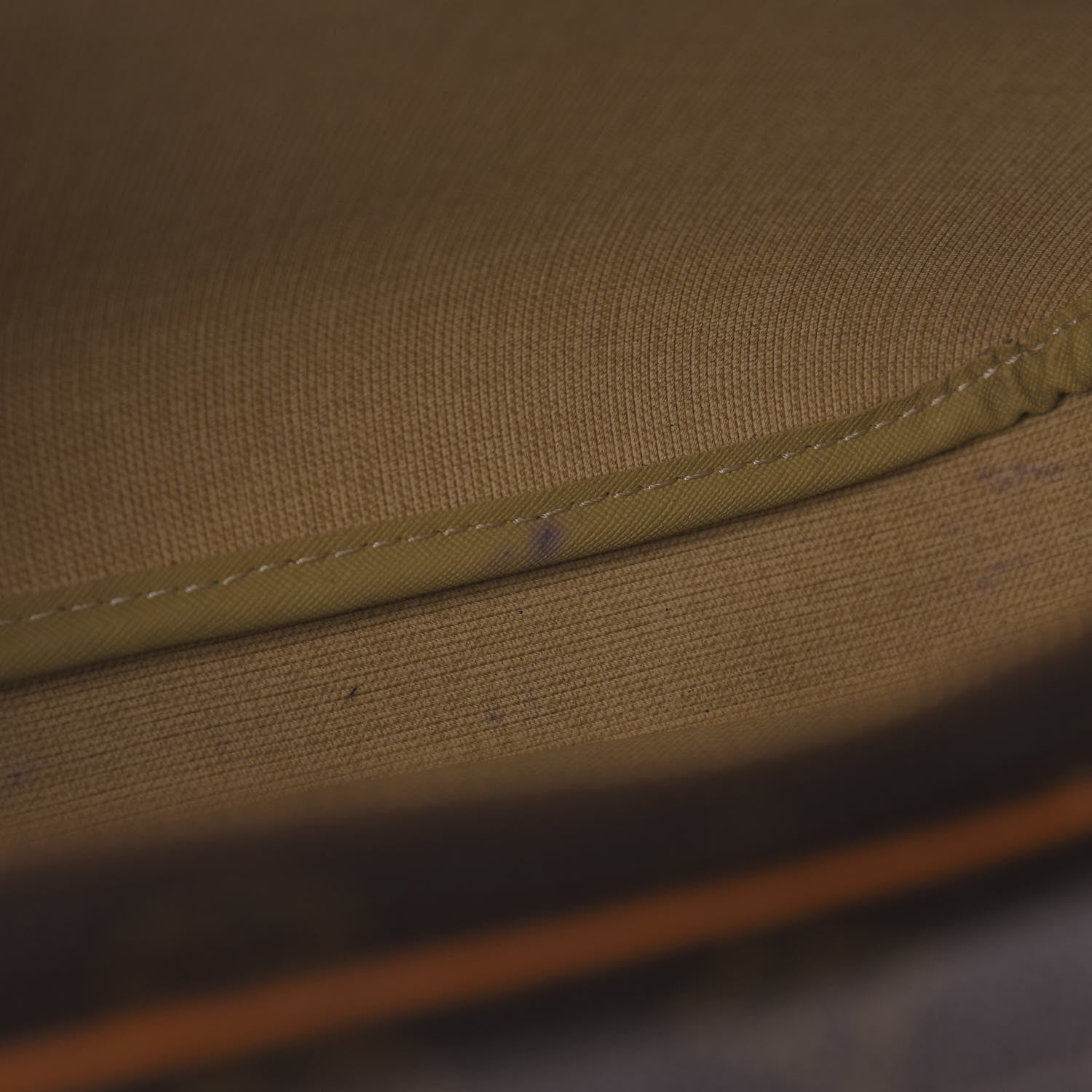 Louis Vuitton Monogram Reporter PM 8 of 9
