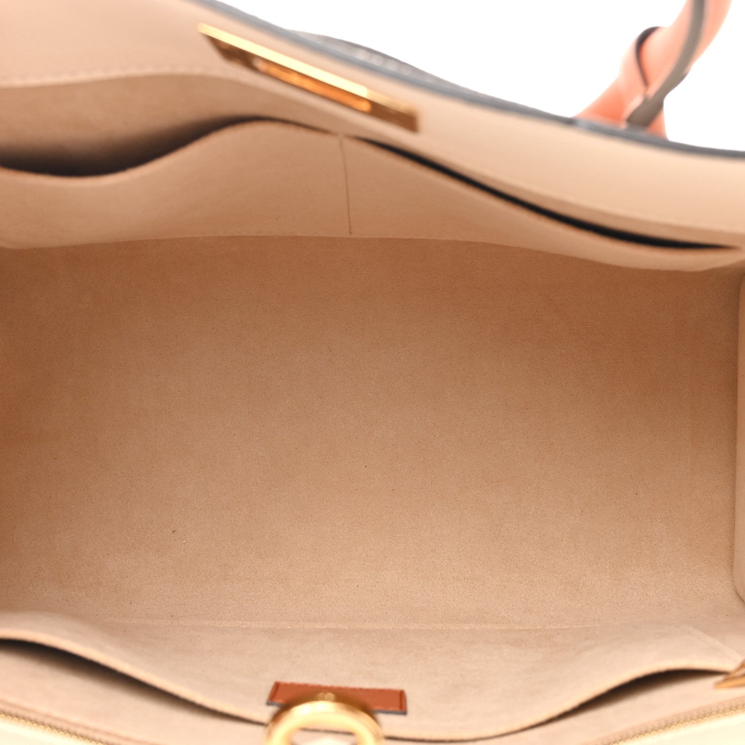 Louis Vuitton Calfskin Monogram Tufting On My Side Galet 5 of 9
