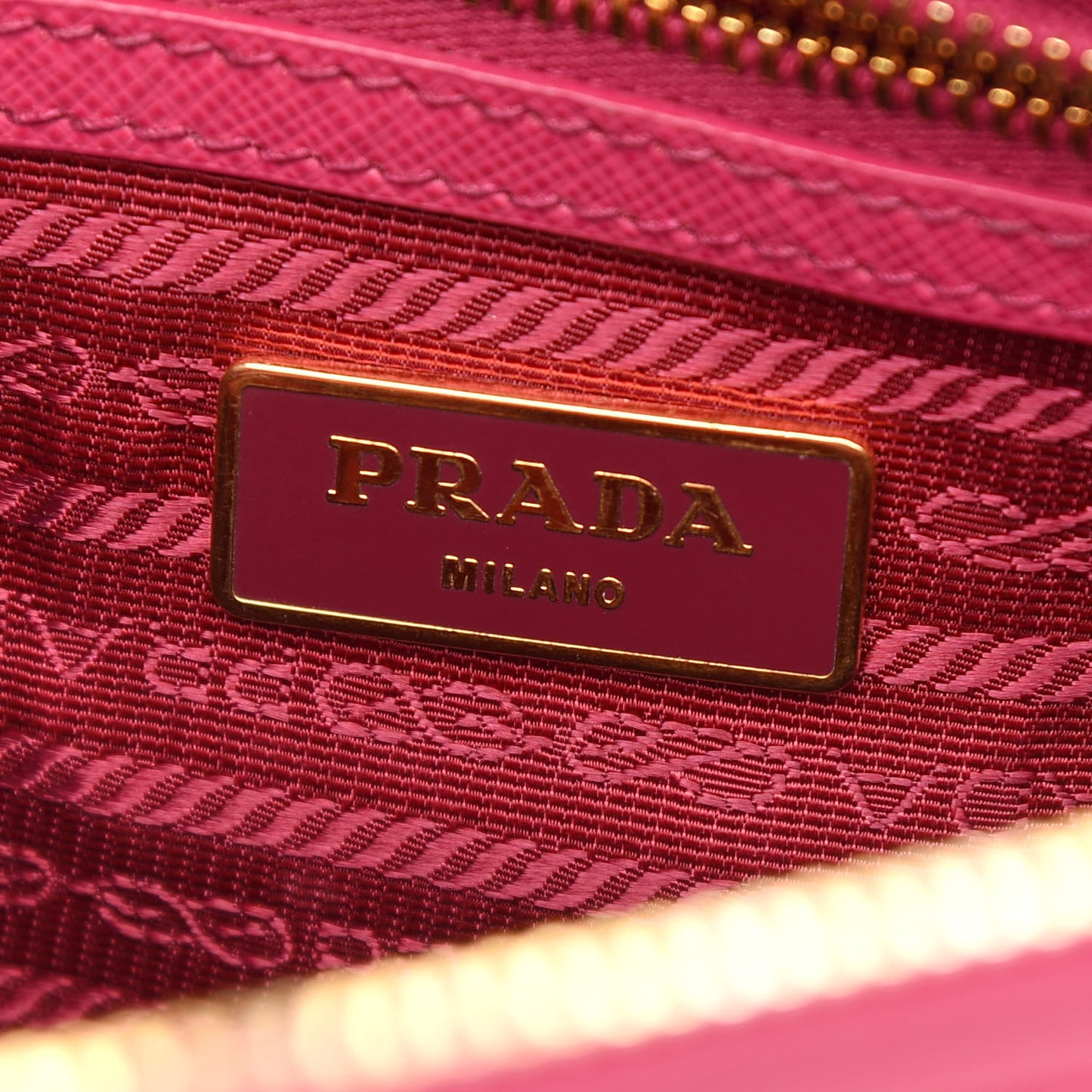 Saffiano Medium Galleria Double Zip Tote Fuxia