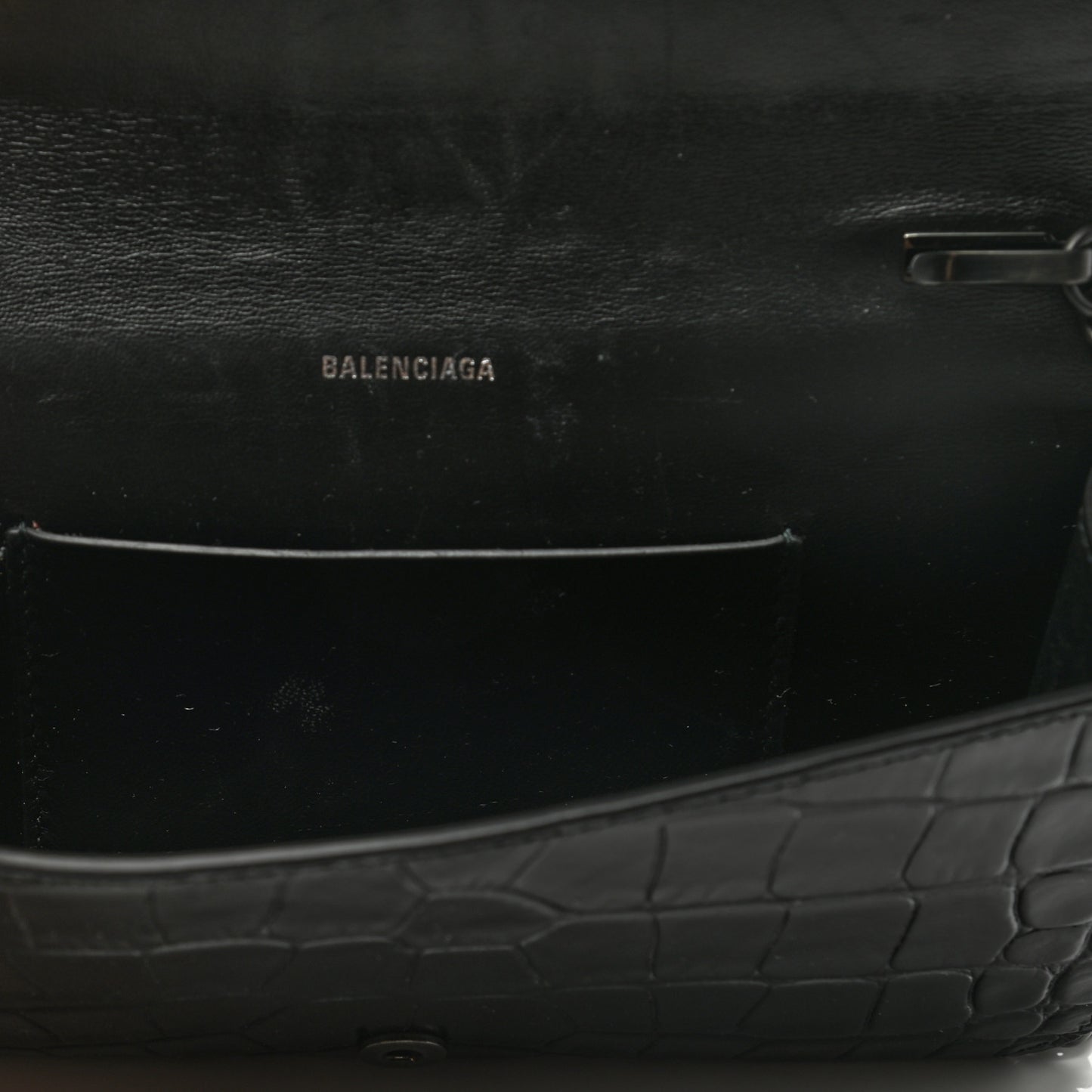 Shiny Calfskin Crocodile Embossed BB Phone Holder Wallet On Chain Black
