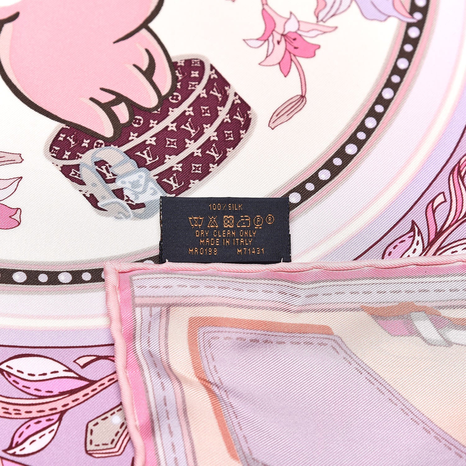 Louis Vuitton シルクスカーフ 黒・白・ピンク Louis Vuitton Silk Superstition LV Square Scarf Rose Clair 456477