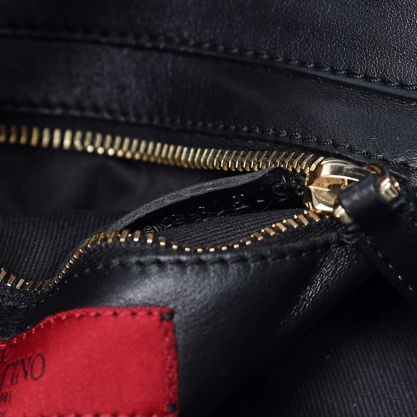Vitello Small Rockstud Tote Black