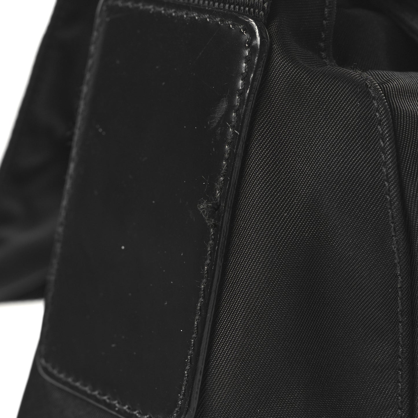 Tessuto Nylon Saffiano Vela Messenger Bag Black