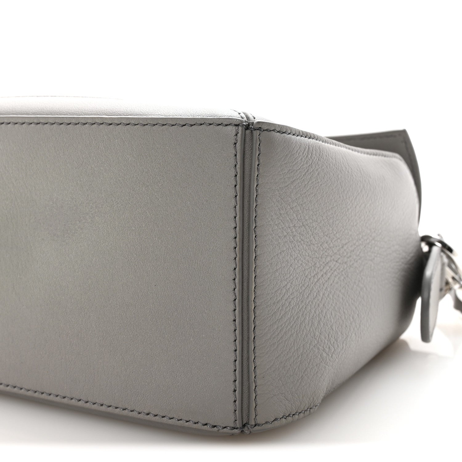LOEWE グレー ケース Loewe Calfskin Small Puzzle Bag Pearl Grey 1883373 – FASHIONPHILE
