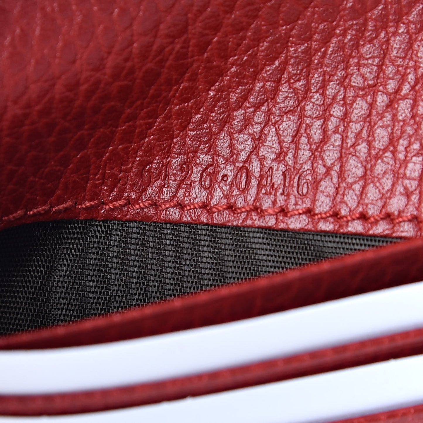 Pebbled Calfskin GG Marmont Card Case Hibiscus Red