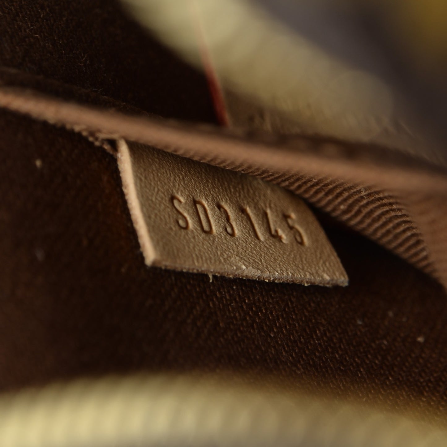 Monogram Alma BB