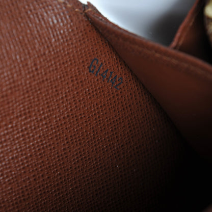 Louis Vuitton Monogram Sarah Wallet 7 of 7