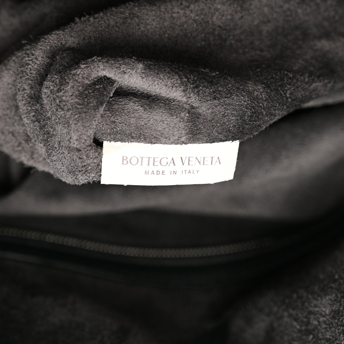 Deerskin Intrecciato Medium Traveler Hobo Black