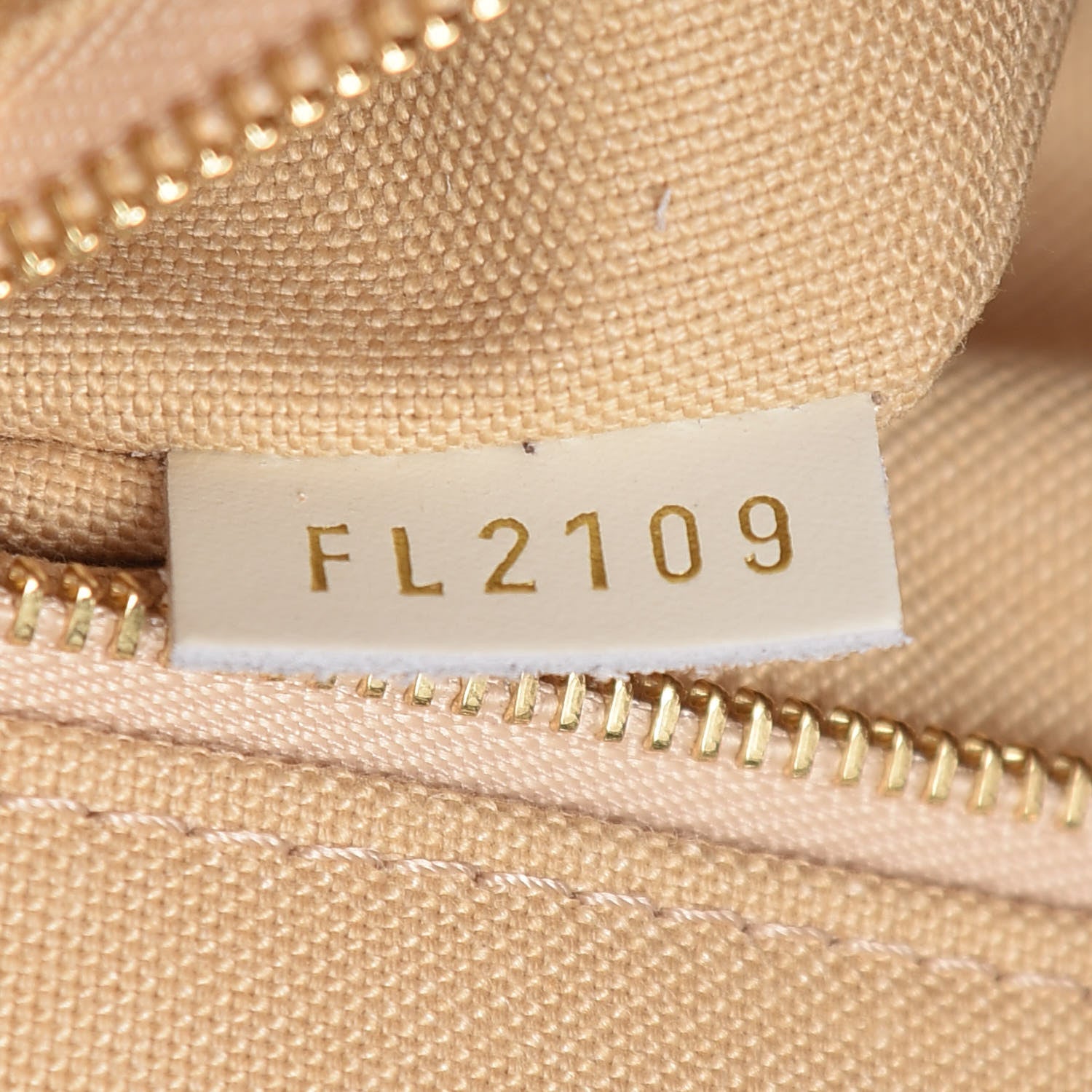 Louis Vuitton Monogram Giant Onthego GM Kaki Beige 12 of 12