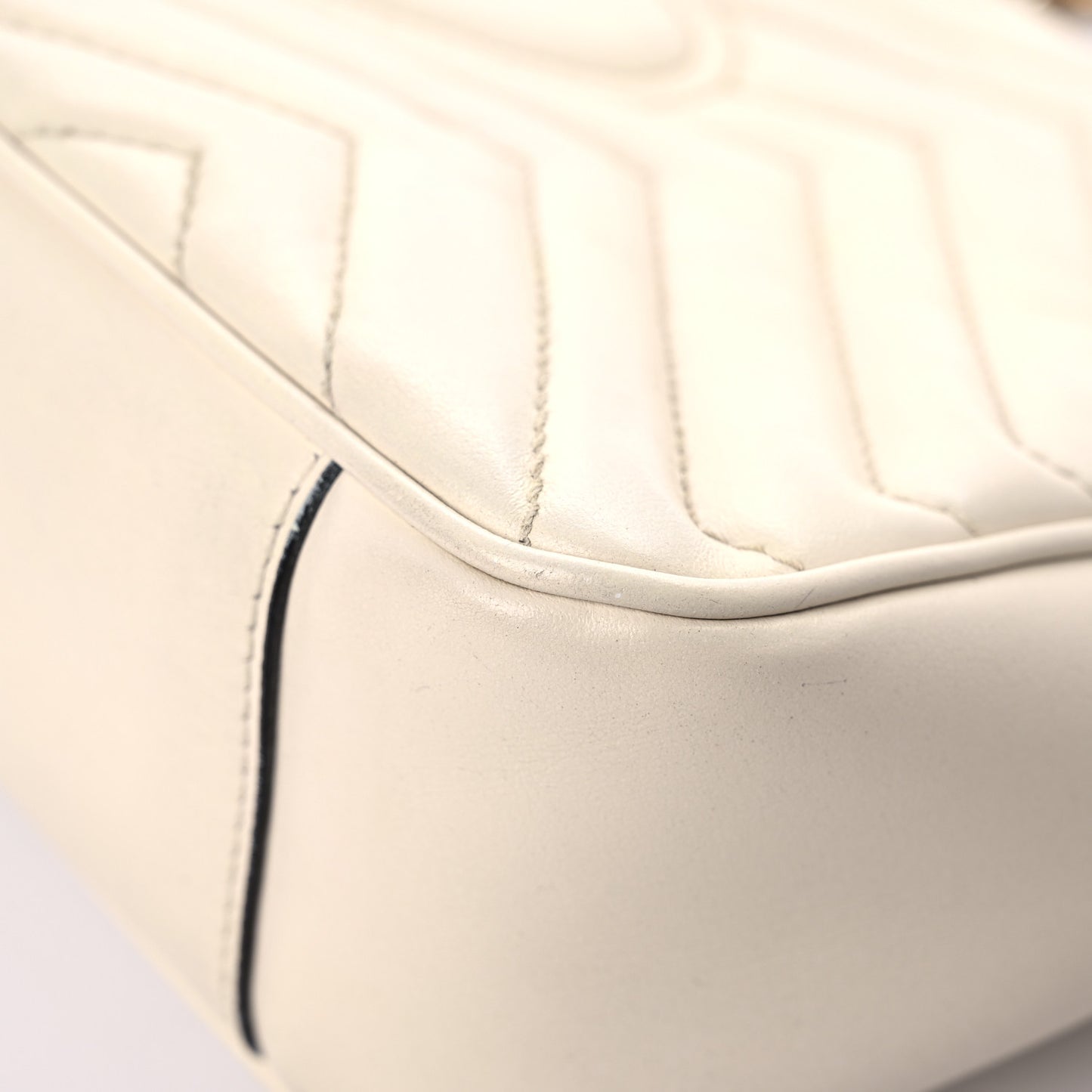 Calfskin Matelasse Small GG Marmont Shoulder Bag White