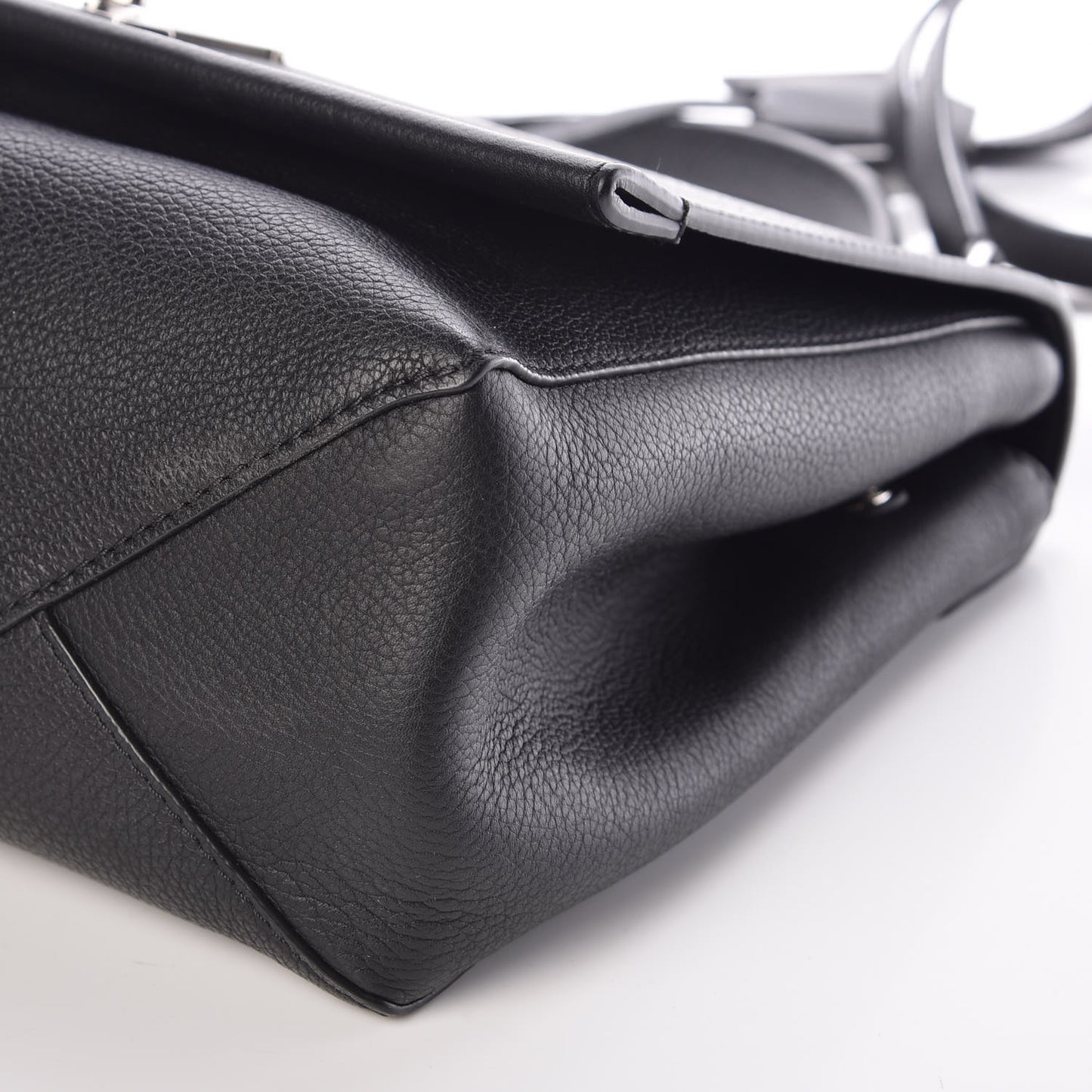 Soft Calfskin Lockme II Top Handle Black