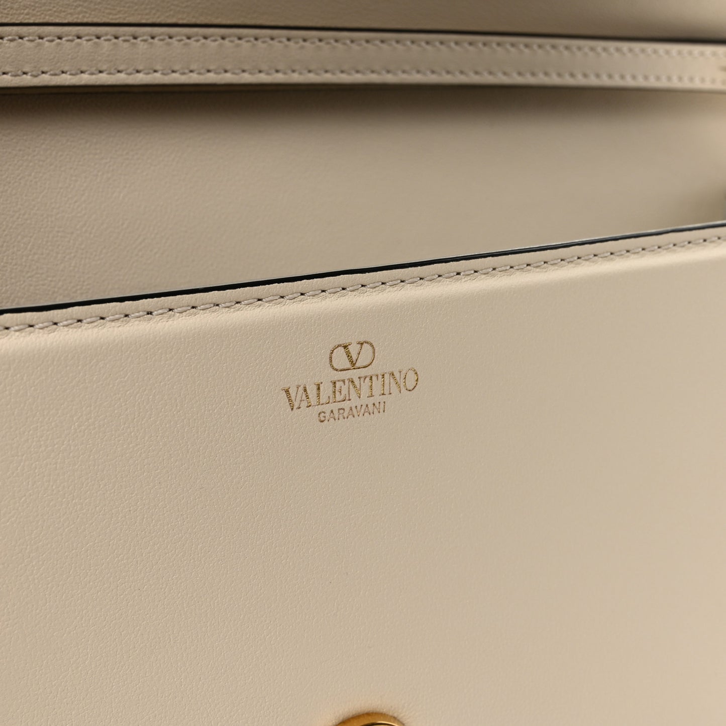Calfskin Vlogo Loco Shoulder Bag Light Ivory
