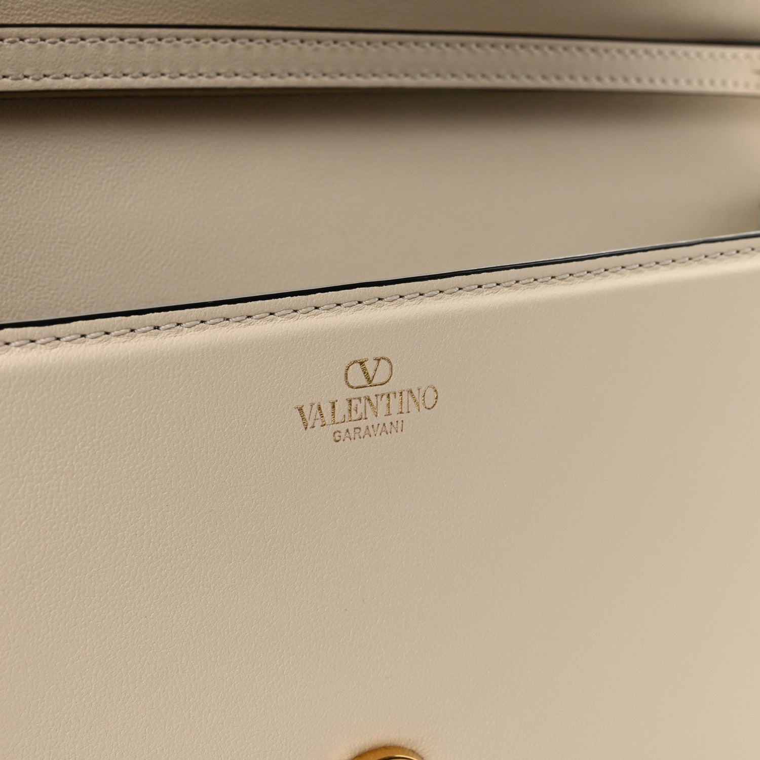 Valentino Garavani Calfskin Vlogo Loco Shoulder Bag Light Ivory 6 of 10