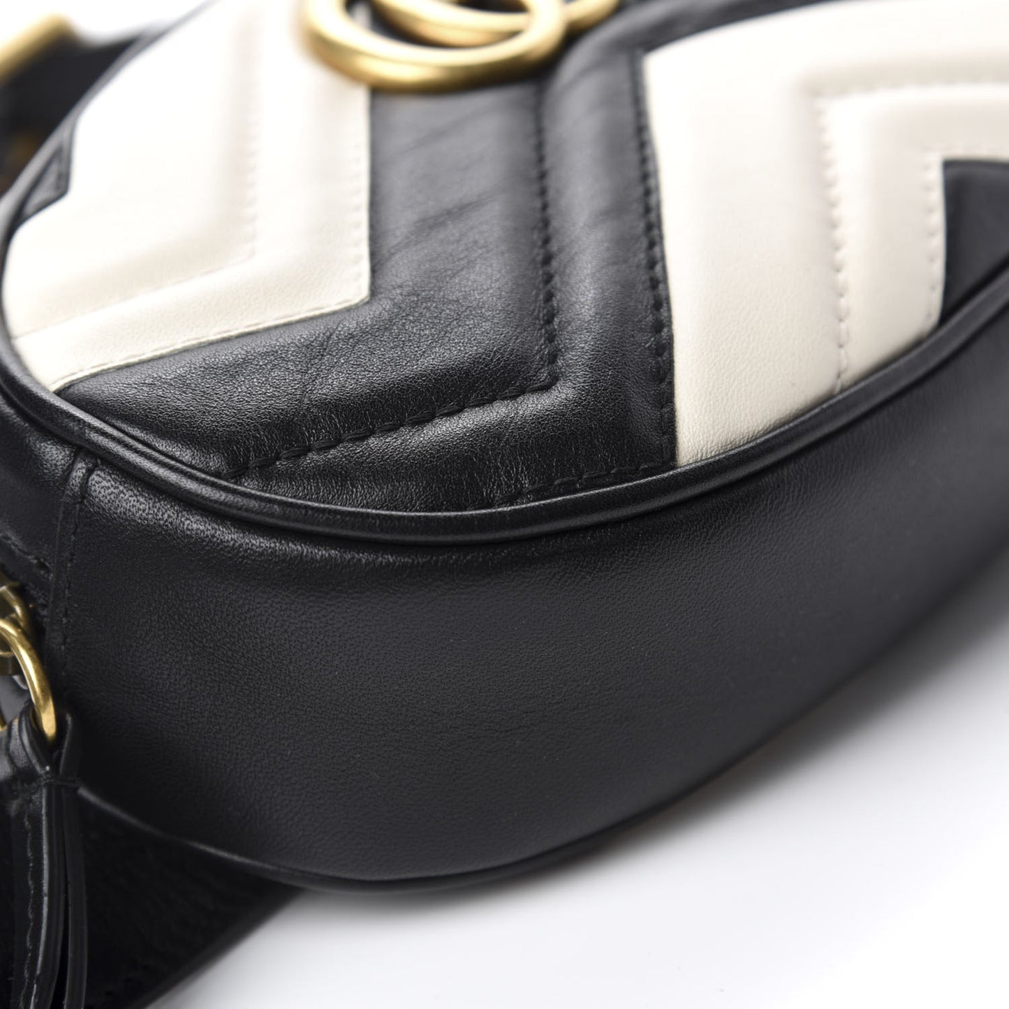 Calfskin Matelasse GG Marmont Belt Bag 85 34 Black White