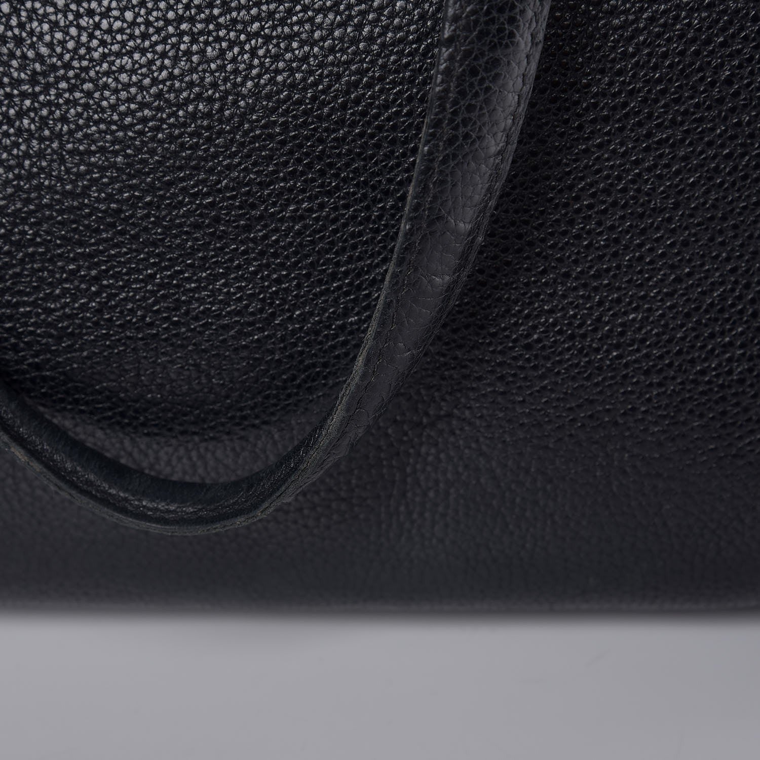 Alexander McQueen Pebbled Calfskin Large Skull Padlock Zip Around Tote Black 16 of 19