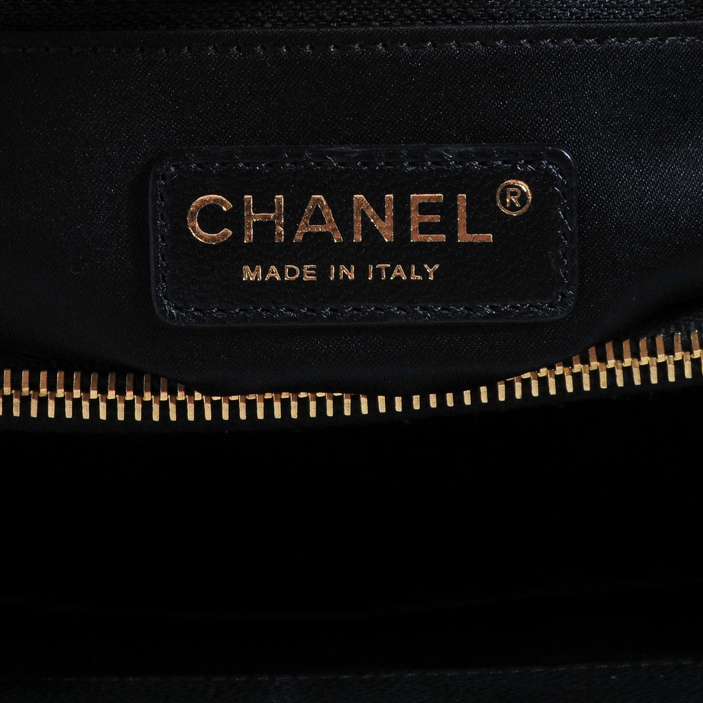 Caviar Grand Shopping Tote GST Black