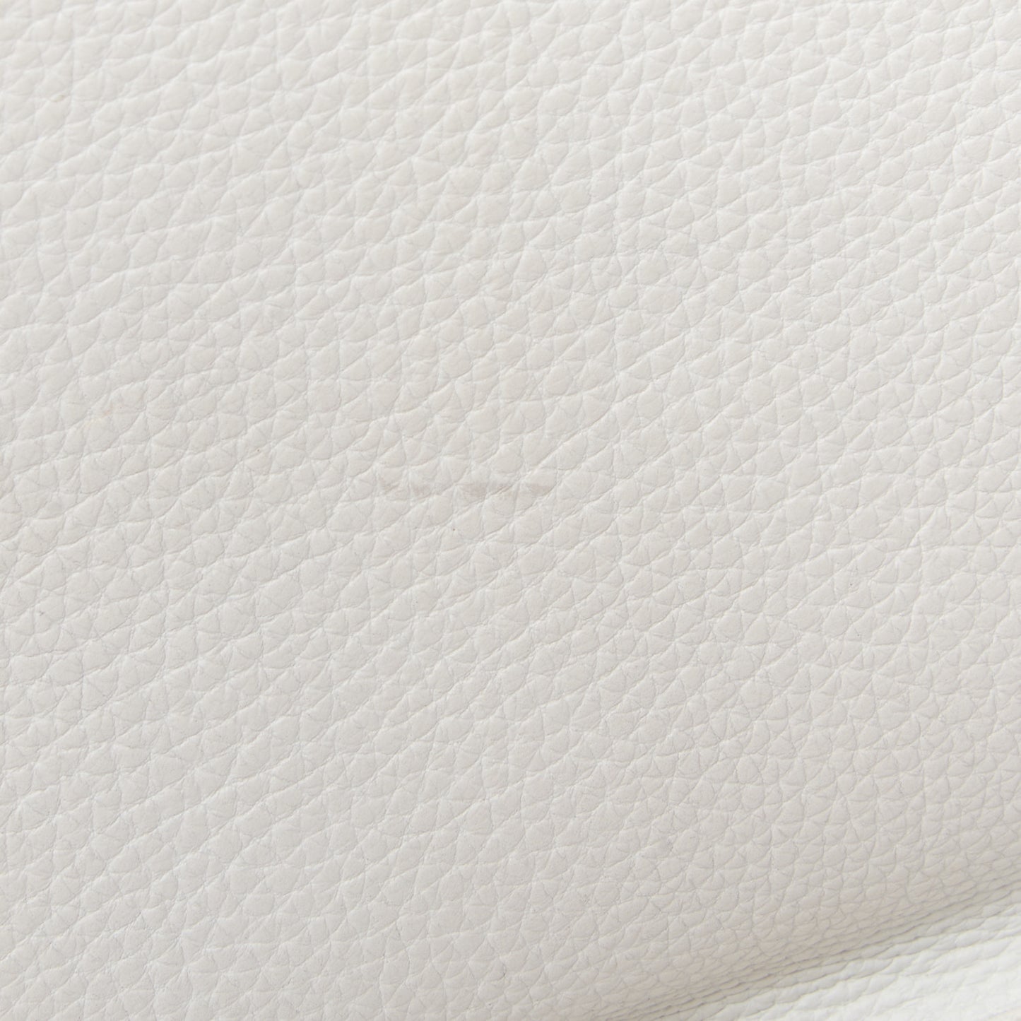 Taurillon Clemence Evelyne GM White