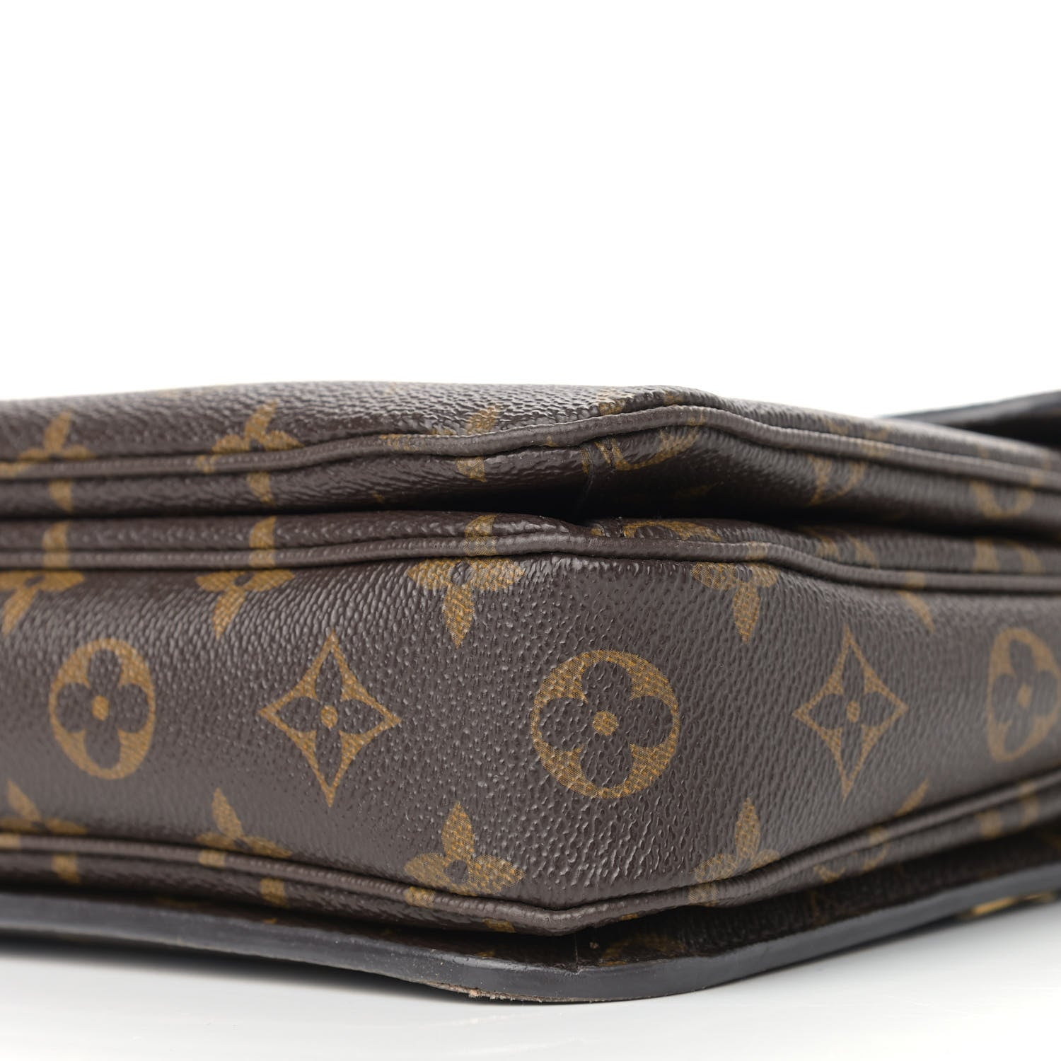 Louis Vuitton Monogram Pochette Metis 19 of 19