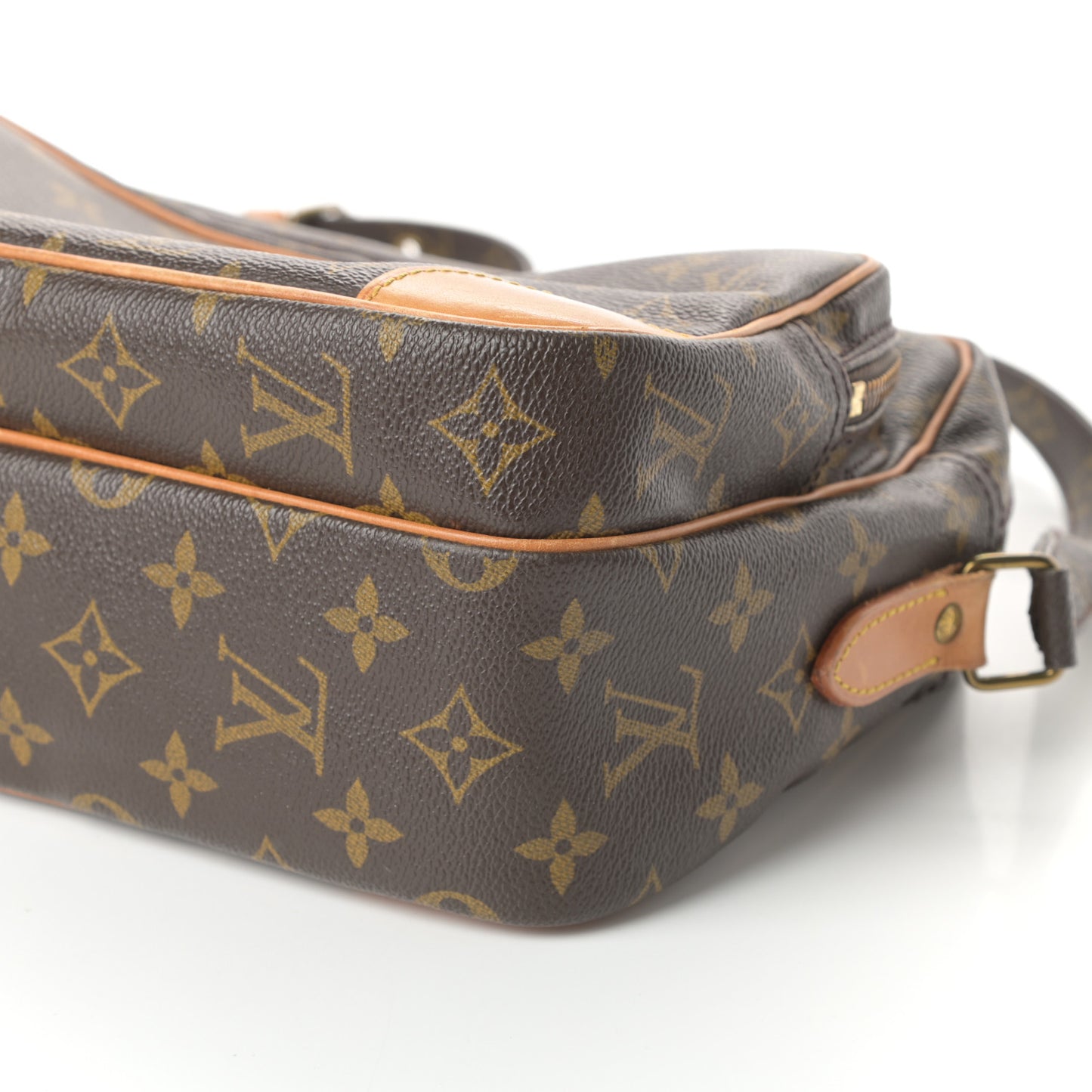 Monogram Nil 28
