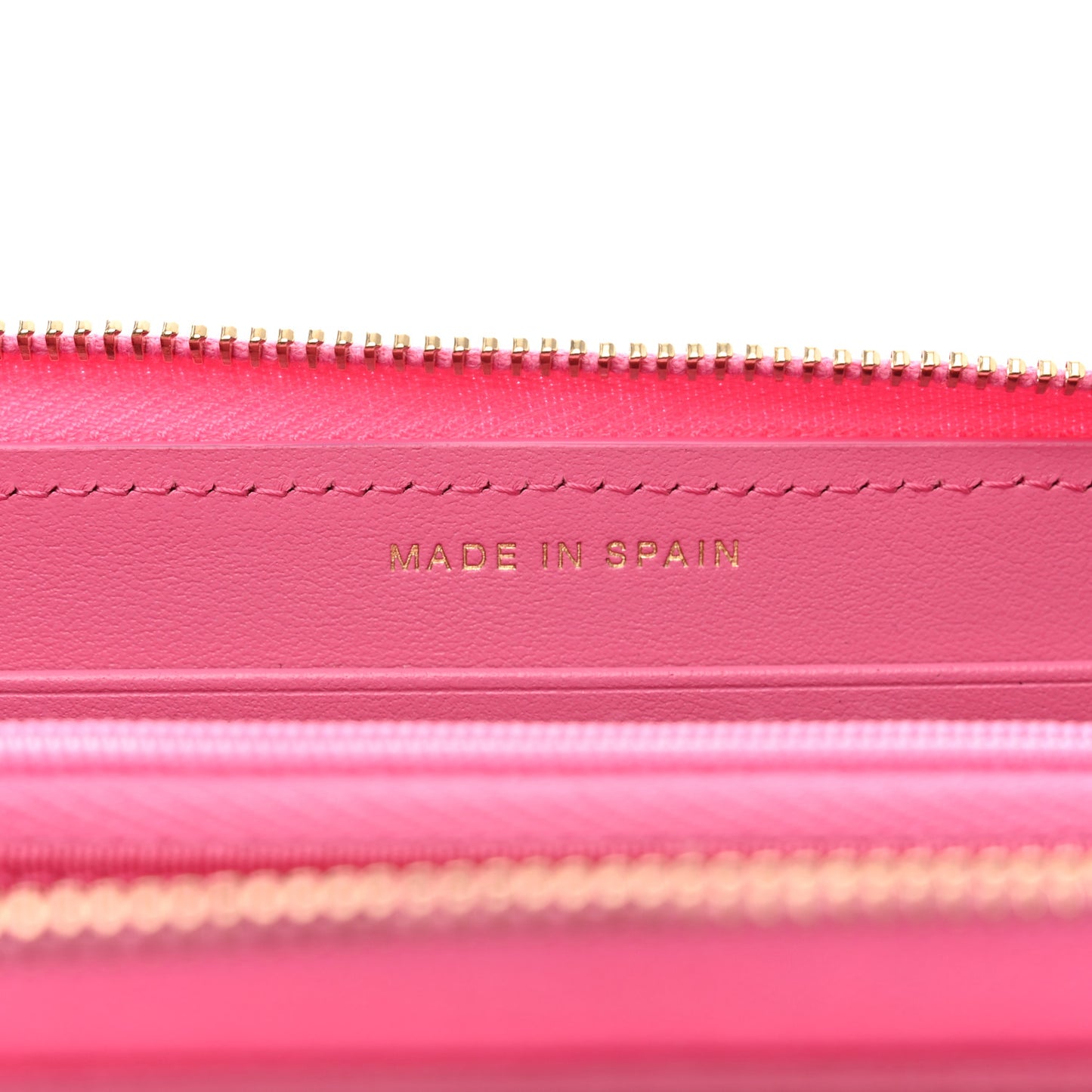 Caviar Quilted Medium Zip Around Wallet Pink