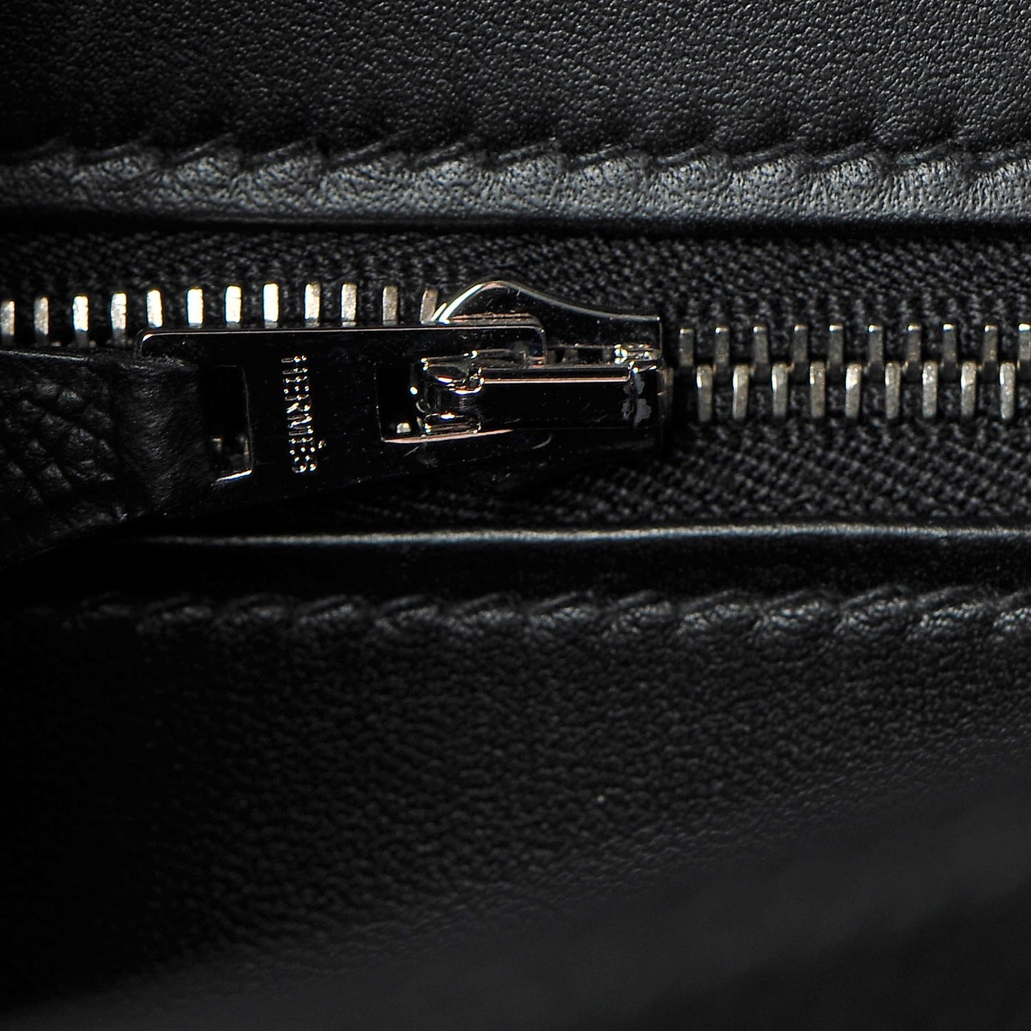 Epsom Constance 24 Black